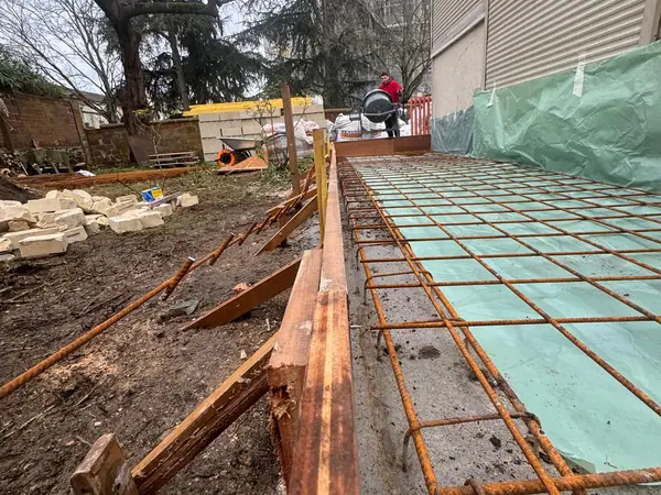 Coffrage et ferraillage d’une dalle de terrasse