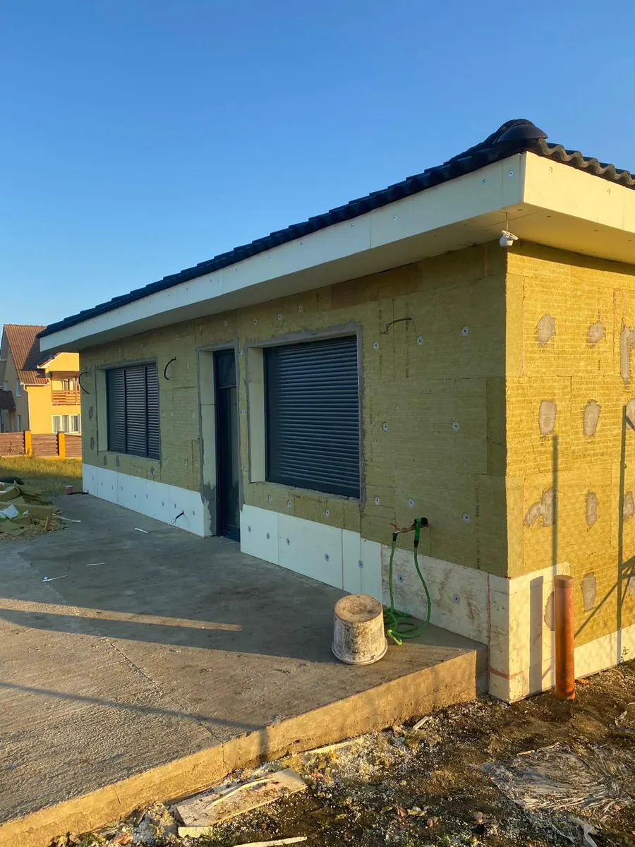 Isolation thermique par l’extérieur d’une maison de plain-pied