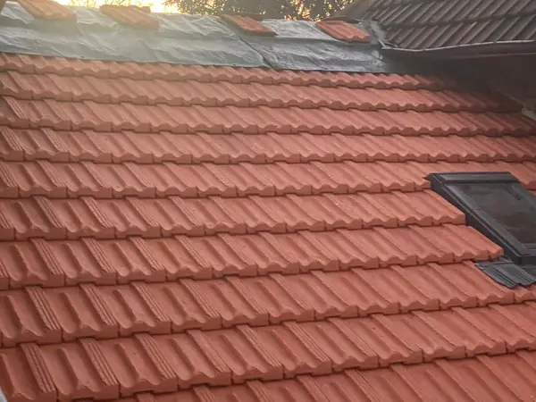 Toiture en tuiles neuves terminée